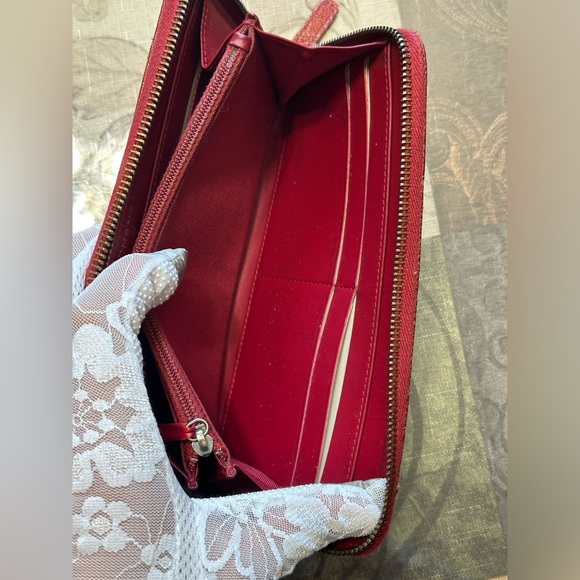 Chanel Shiny Matelasse Quilted Caviar Red Zip long Wallet - Picture 11 of 17